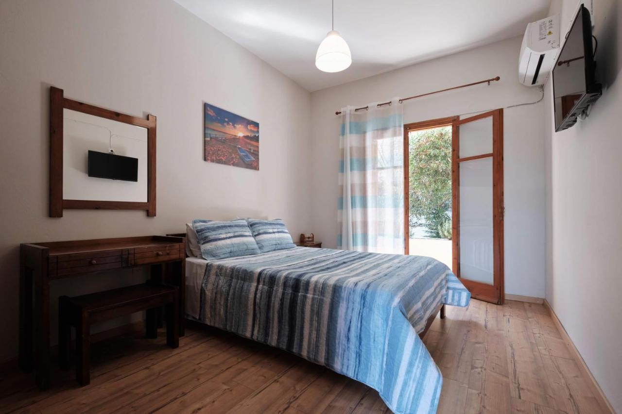 Olive Garden Studios & Apartments Acharavi  Exterior photo