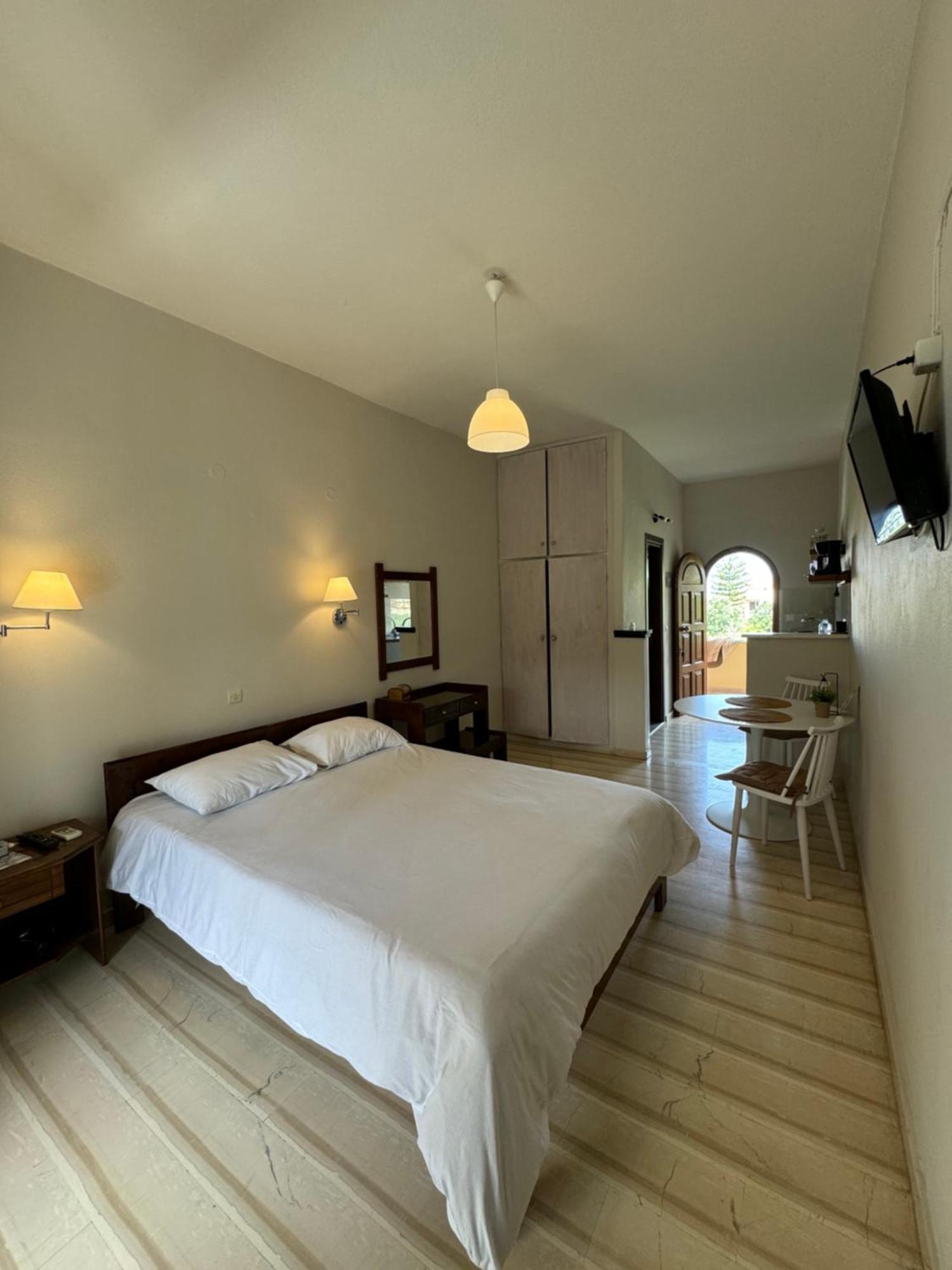 Olive Garden Studios & Apartments Acharavi  Exterior photo